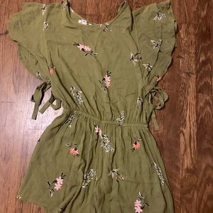 Green billabong romper